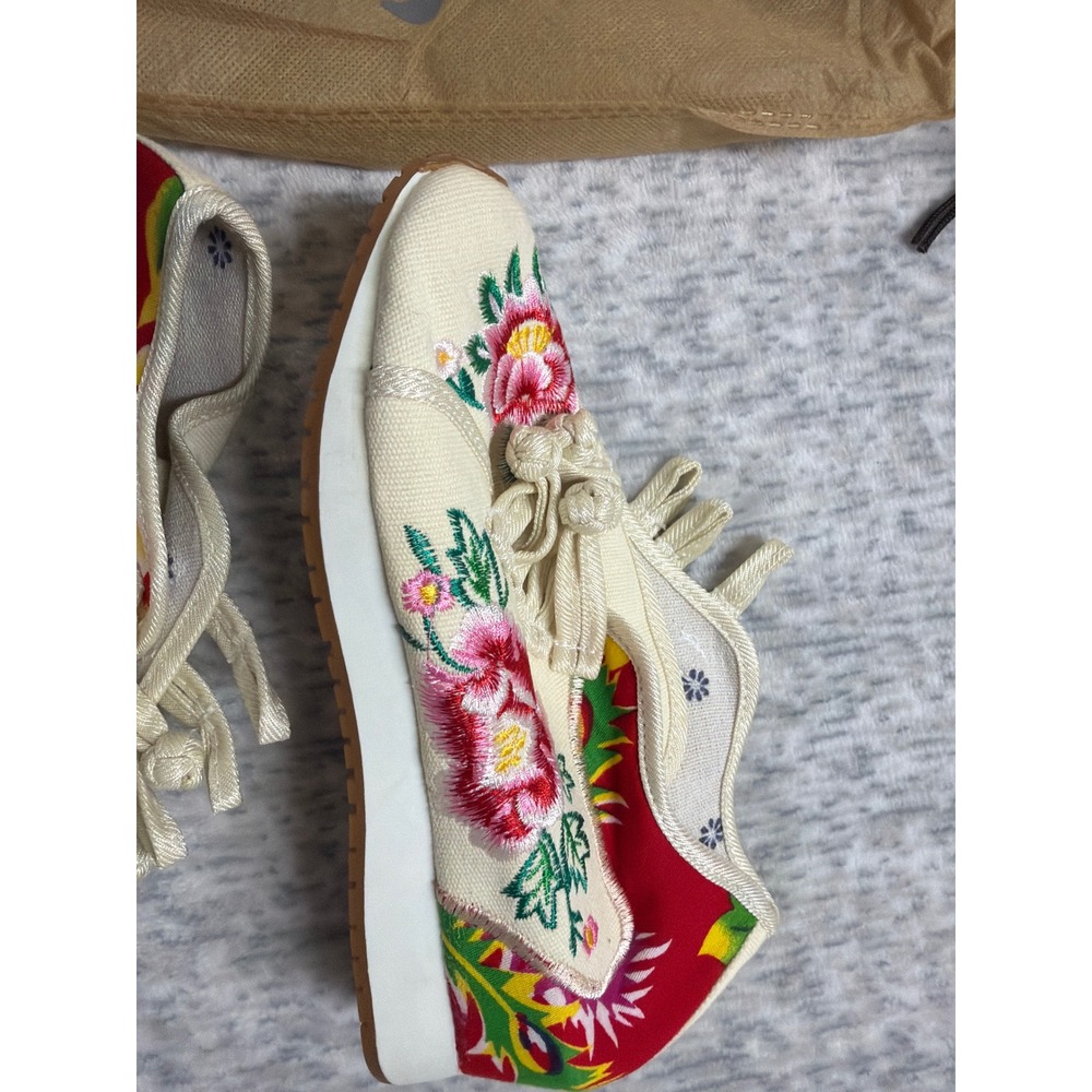 Floral Embroidered Canvas Sneakers Red White Lace Up Low Top‎ Gum Sole Size 36 - Picture 3 of 5